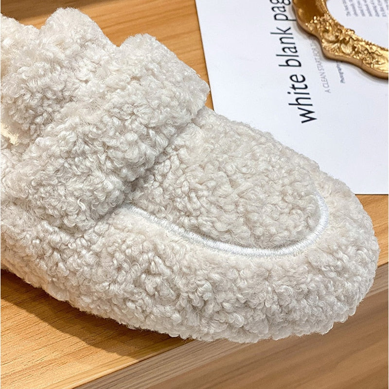 Women's Plush Flat Shoes - Cozy Comfort for Chilly Days