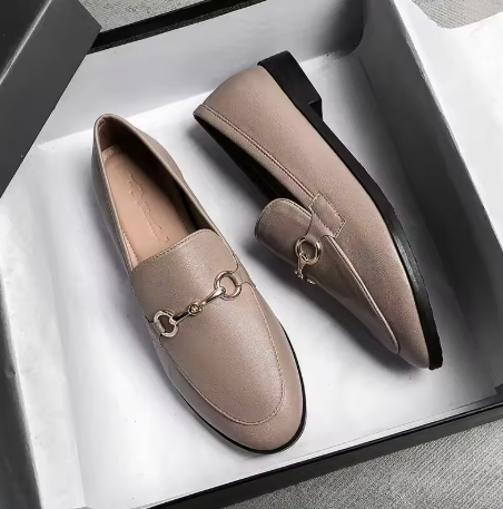 Women's Leather Gold-Bit Loafers - Sophisticated Wardrobe Staple