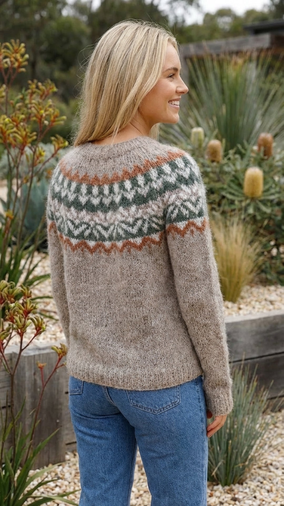 Women's Multicolored Pattern Knit Sweater - Cozy Everyday Pullover