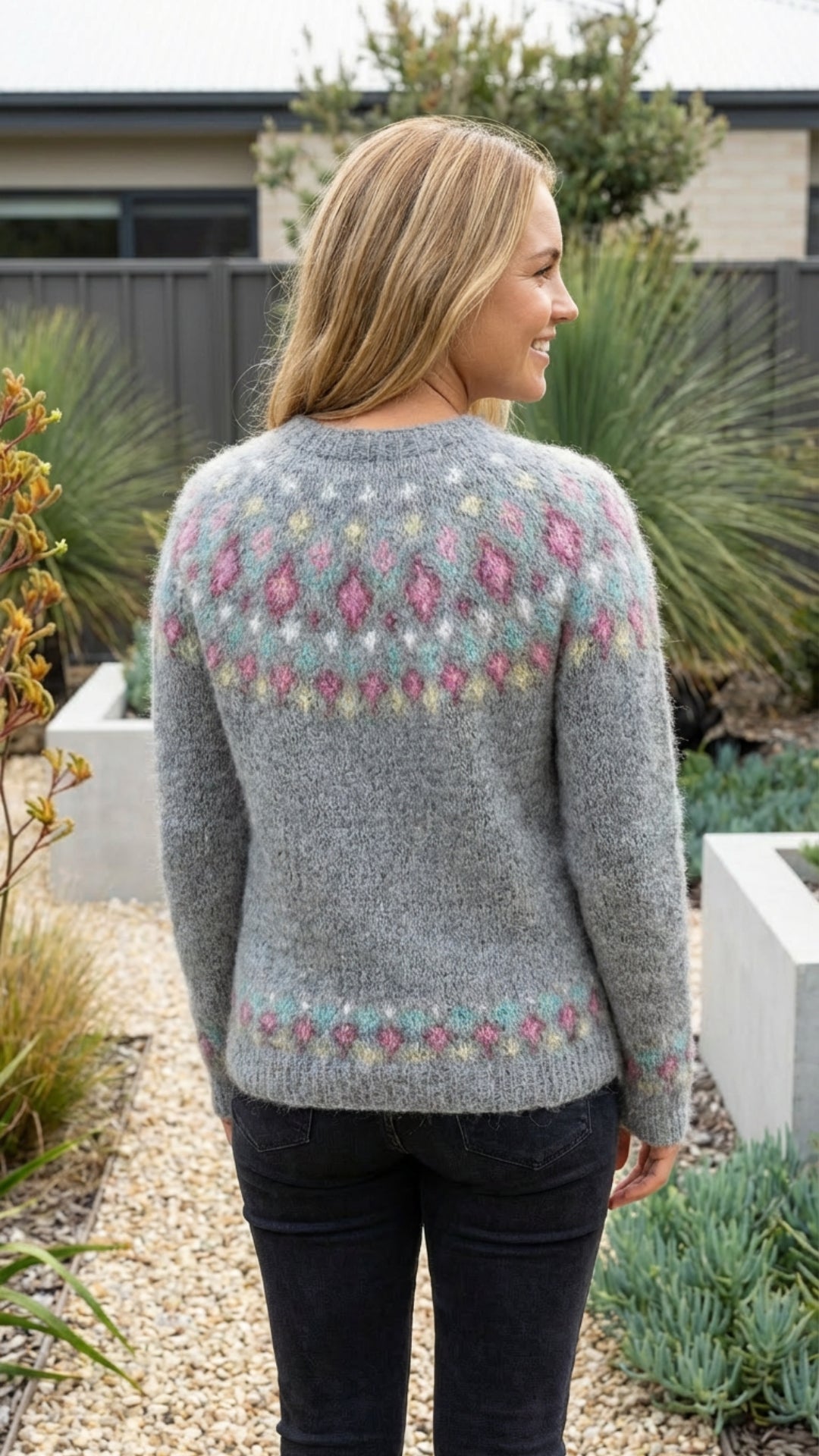 Women's Multicolored Pattern Knit Sweater - Cozy Everyday Pullover