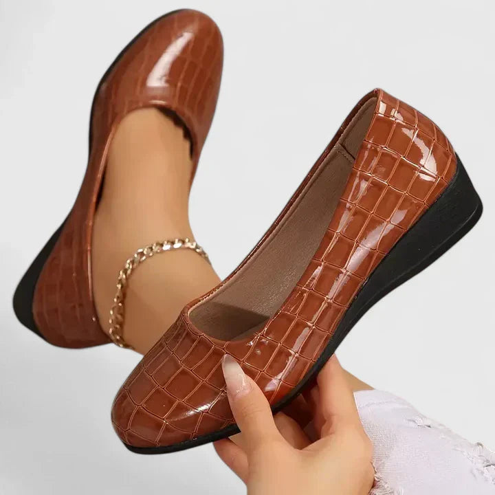 Women's Elegant Everyday Flats - Sleek & Supportive