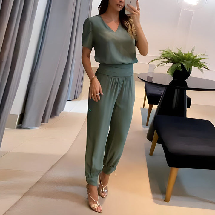 Women's Blouse and Pants Set - Versatile for Any Occasion