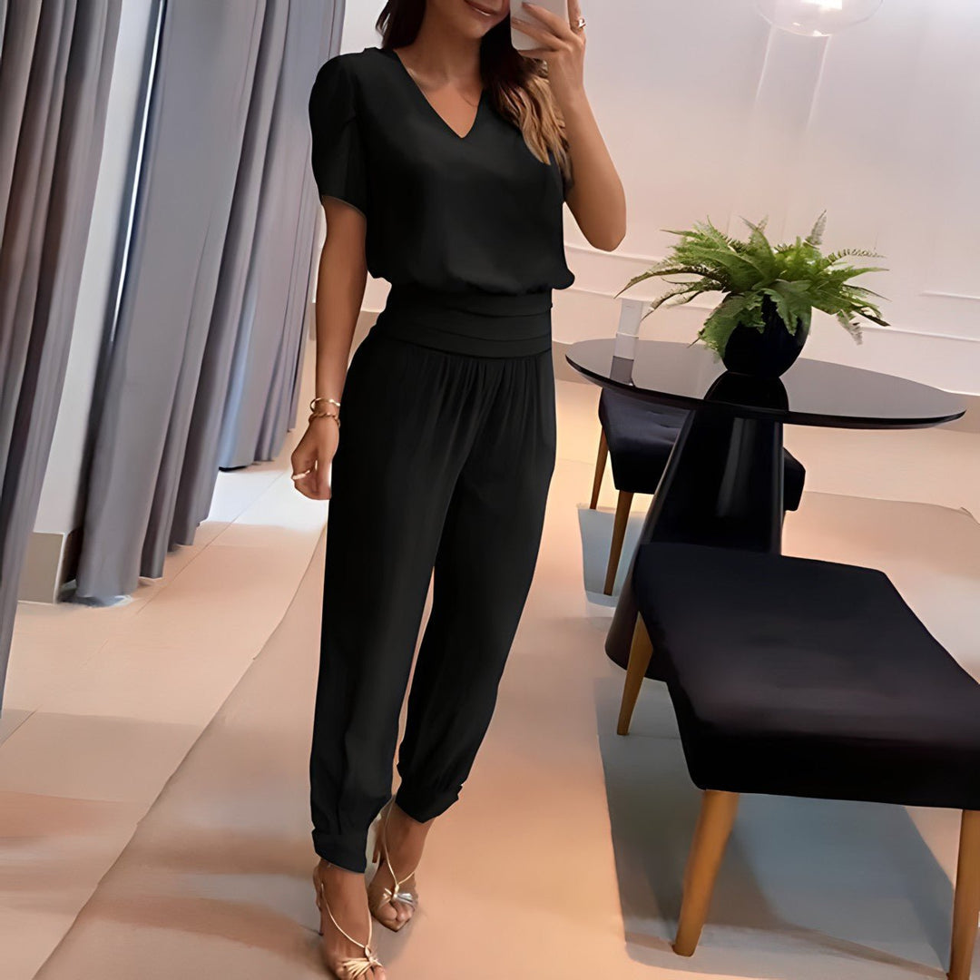 Women's Blouse and Pants Set - Versatile for Any Occasion