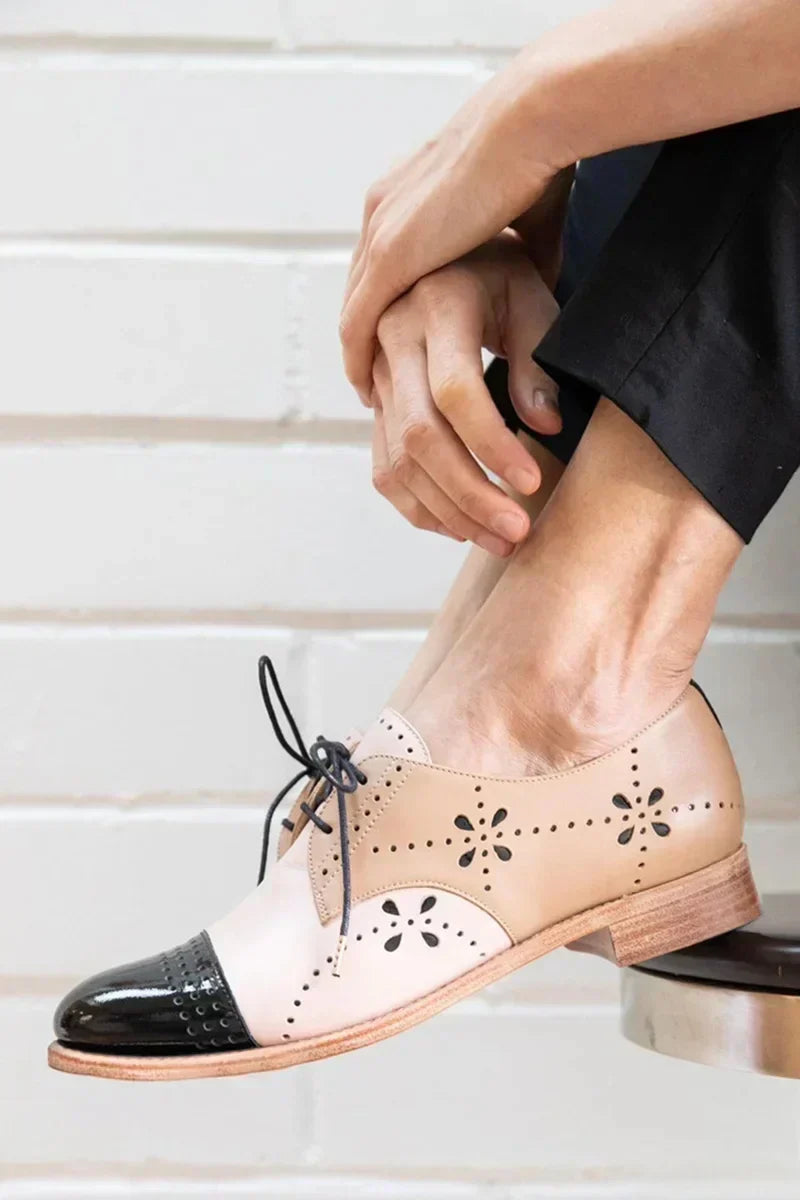 Women's Two-Tone Oxford Shoes - Timeless Elegance with Modern