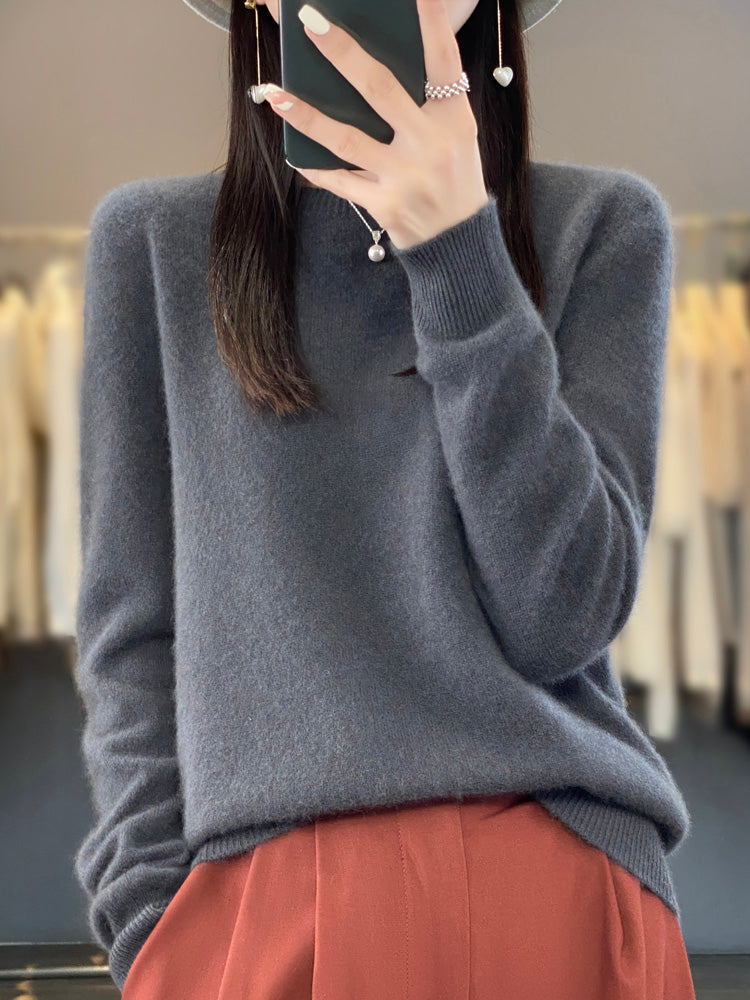 Women's Cozy Sweater - Soft Relaxed Fit for Everyday