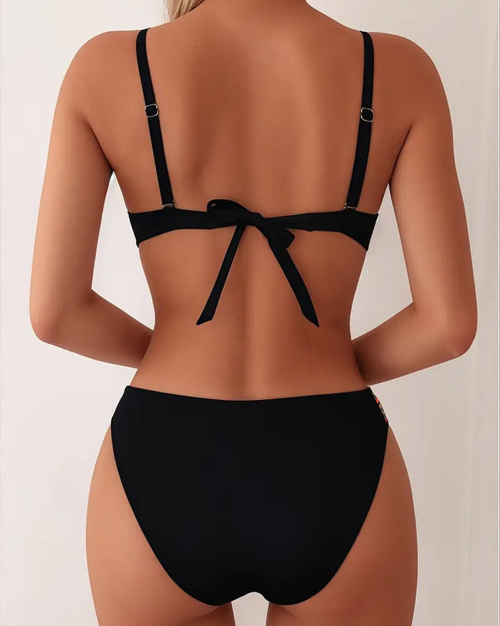 Women's Chic Strap Bikini Set - Effortlessly Confident by the Shore