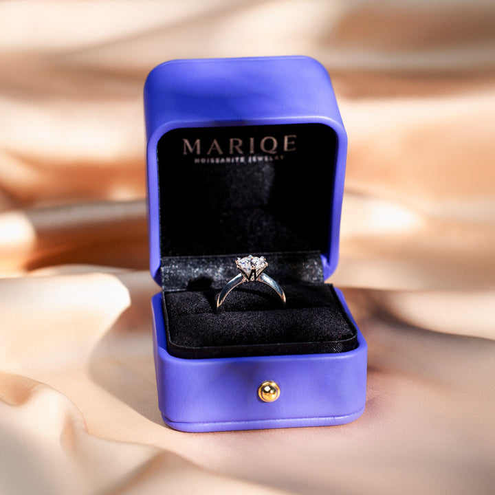 Eterna ring in luxury peach gift box