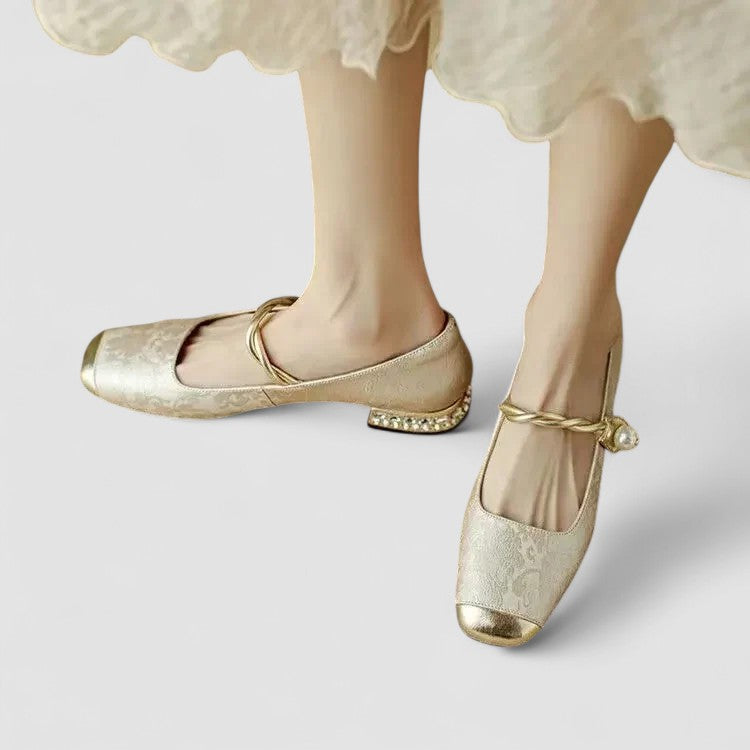 Women's Mary Jane Dress Shoes with Low Block Heel - Vintage Charm