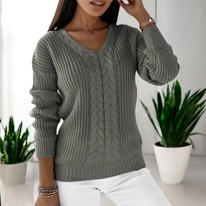 Women's Knitted Sweater - Cozy Cable Knit for Everyday Elegance