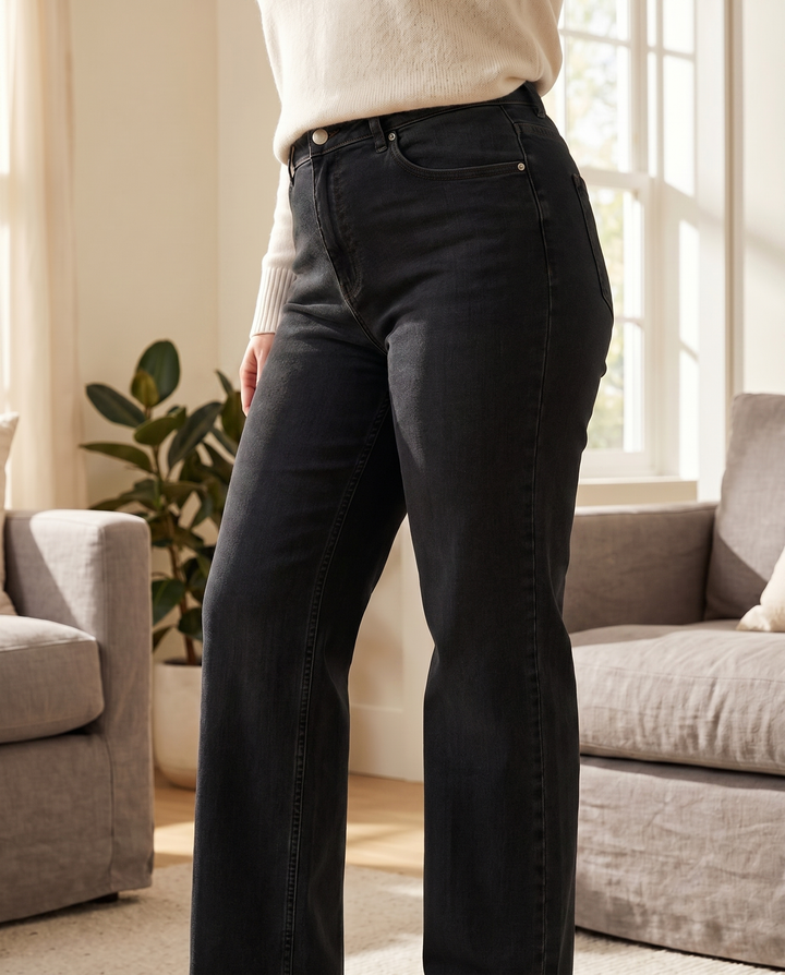 Black wide-leg shaping jeans