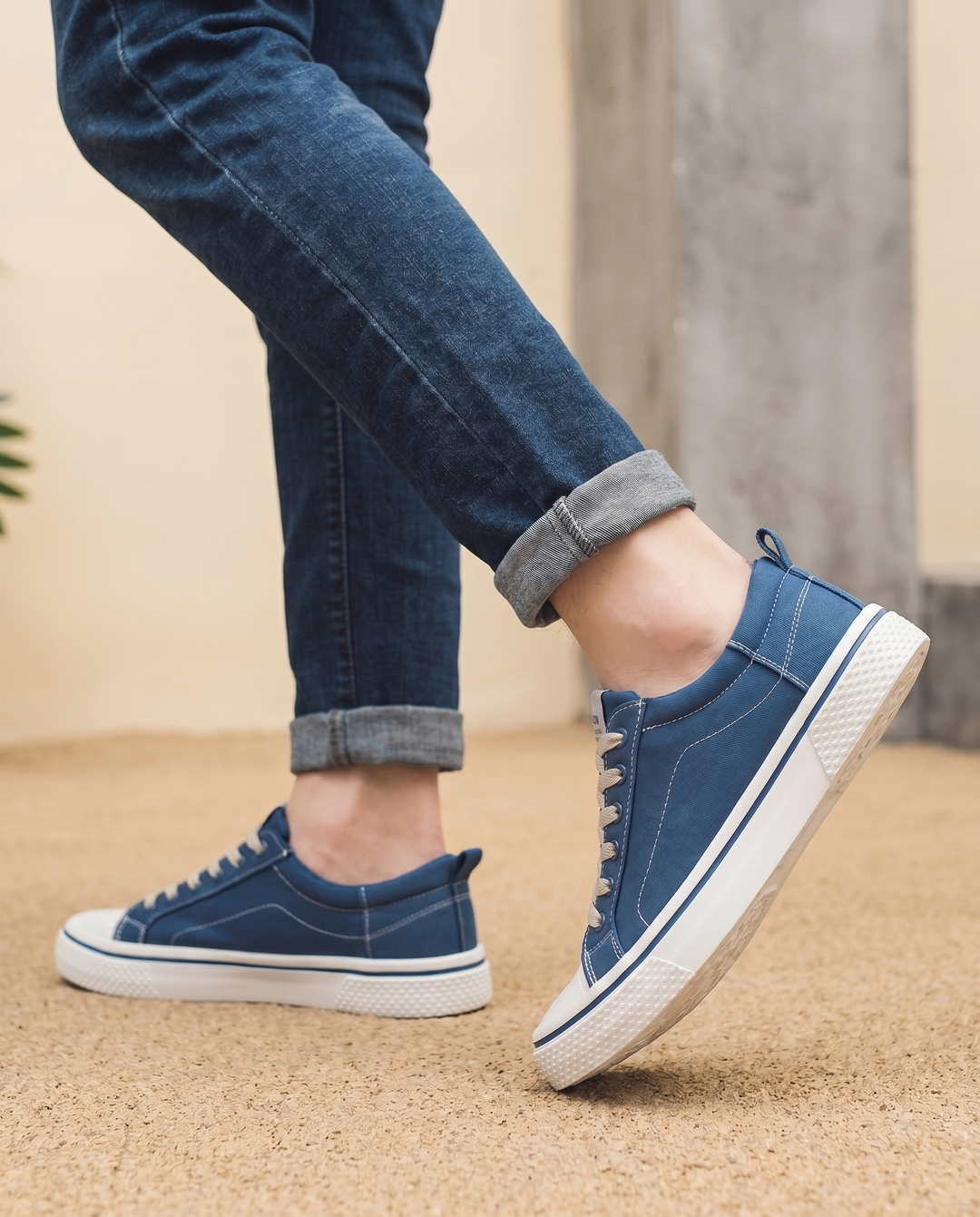 Milan trainers — walking motion
