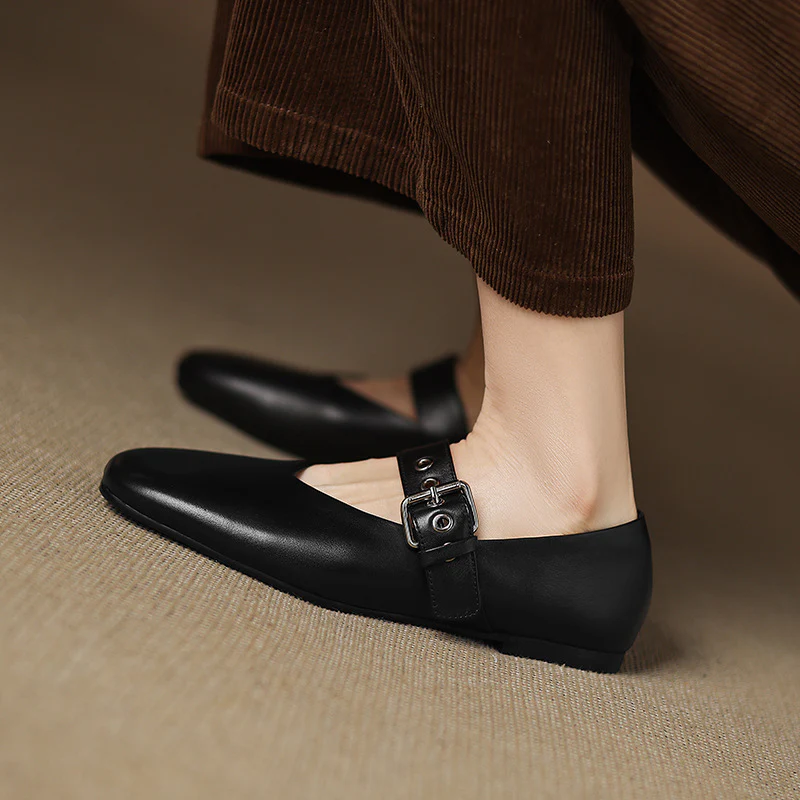 Women's Leather Mules - Smooth Leather, Sculpted Buckle