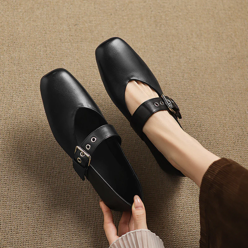 Women's Leather Mules - Smooth Leather, Sculpted Buckle