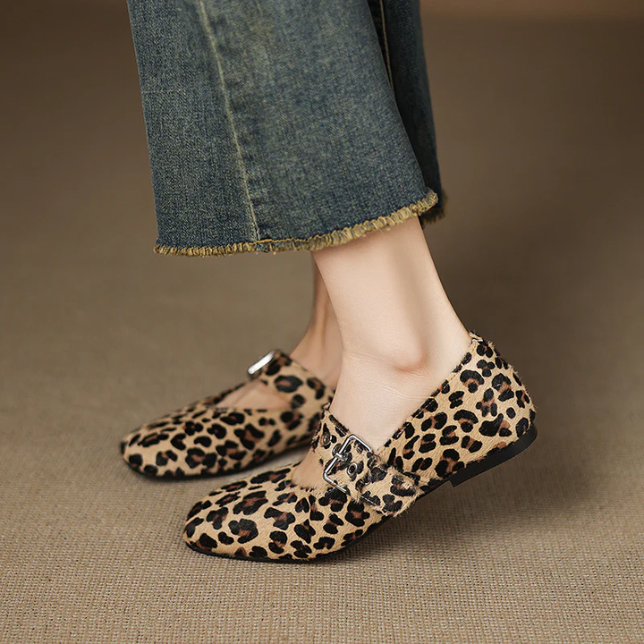 Women's Leather Mules - Smooth Leather, Sculpted Buckle