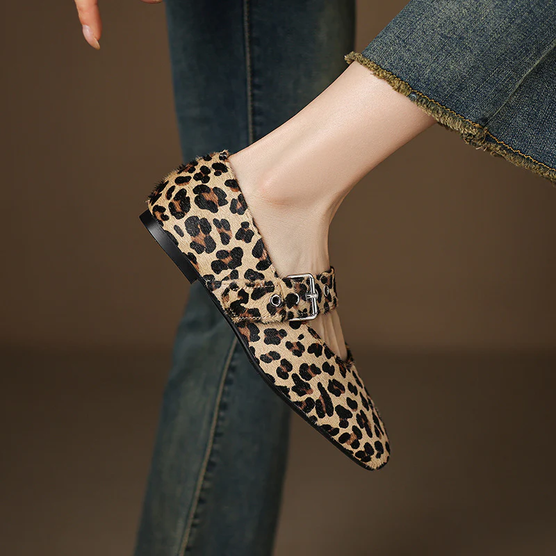 Women's Leather Mules - Smooth Leather, Sculpted Buckle