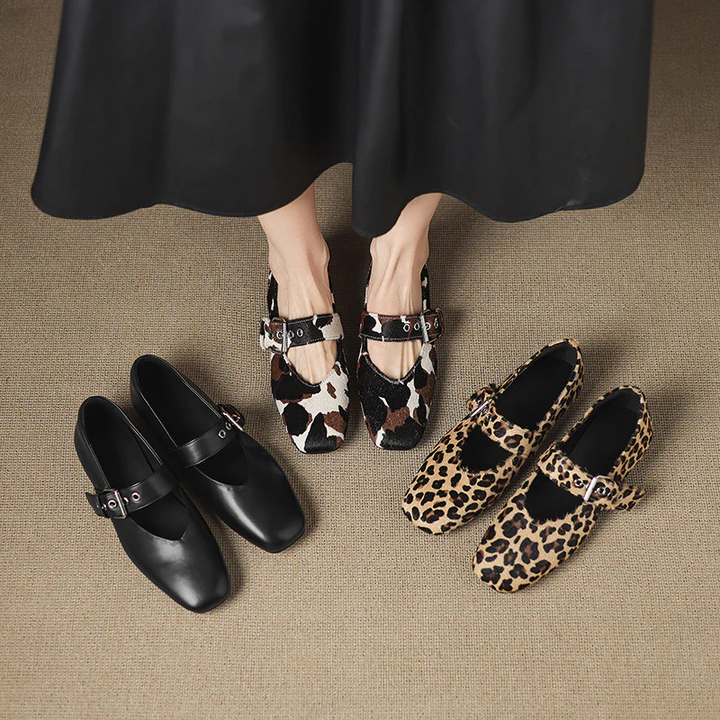 Women's Leather Mules - Smooth Leather, Sculpted Buckle