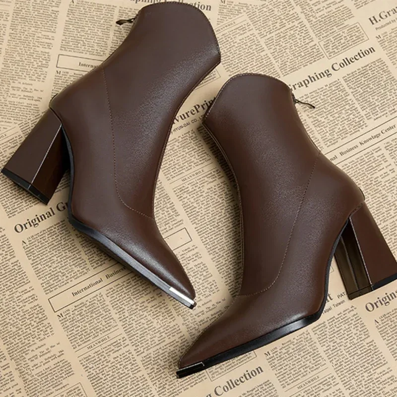 Women's Montrose Chrome Tip Chelsea Boots - Sleek Everyday Style