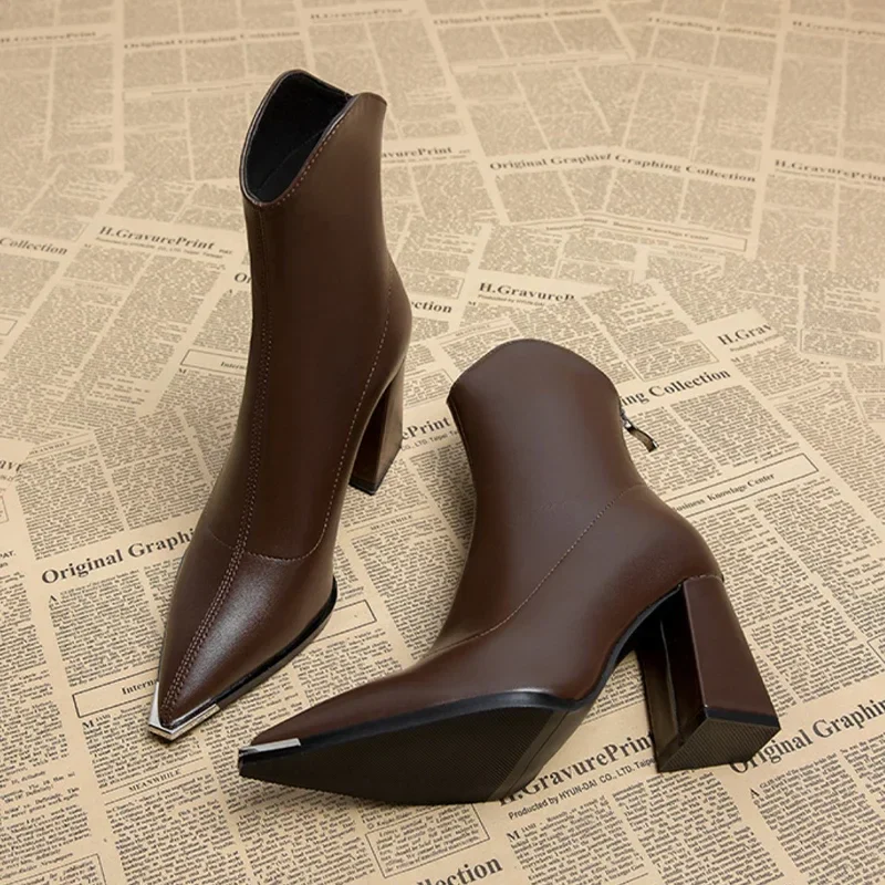 Women's Montrose Chrome Tip Chelsea Boots - Sleek Everyday Style