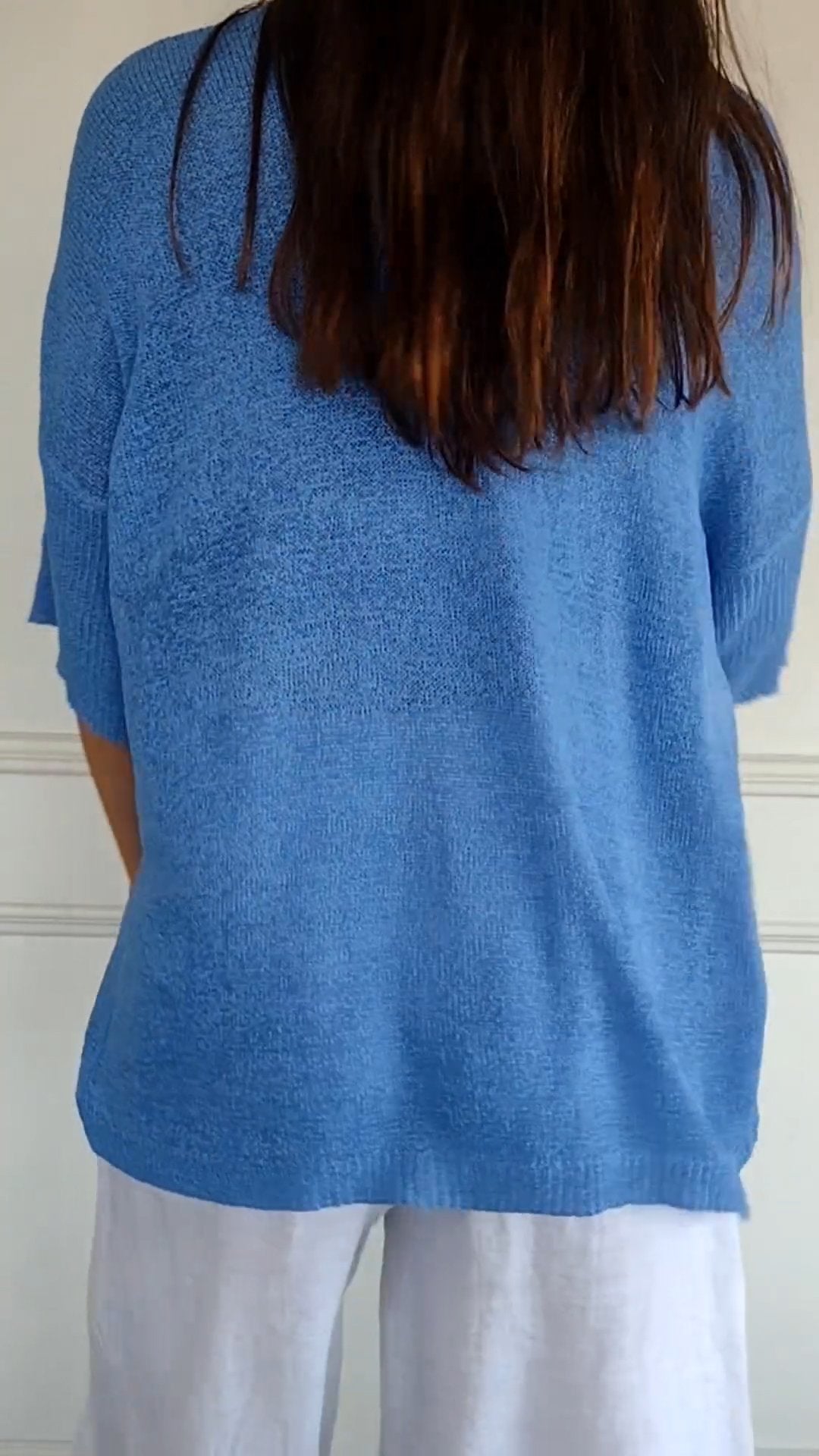 Women's V-Neck Knit Top - Versatile Everyday Essential
