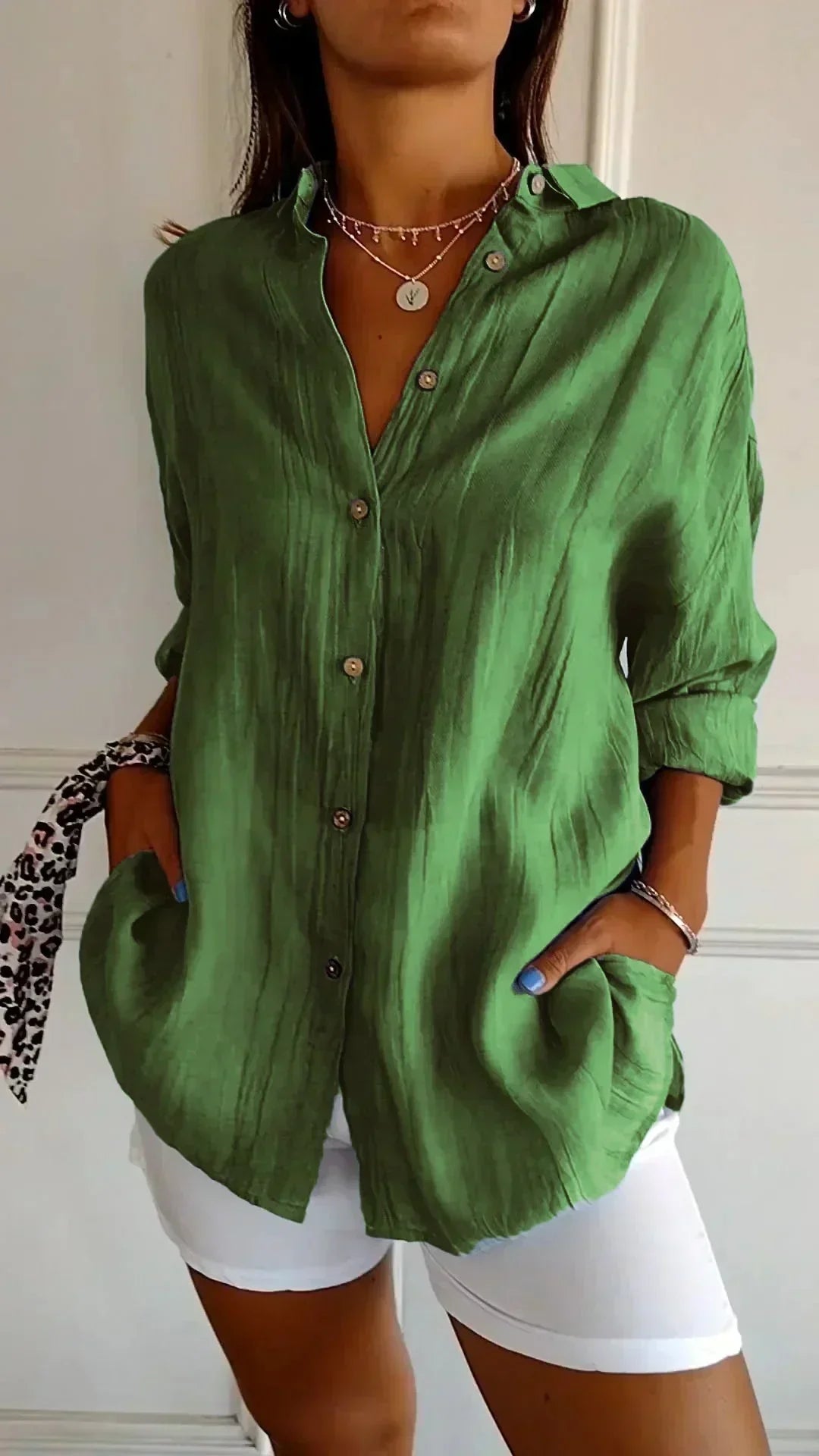 Women's Classic Blouse - Timeless Elegance for Every Day