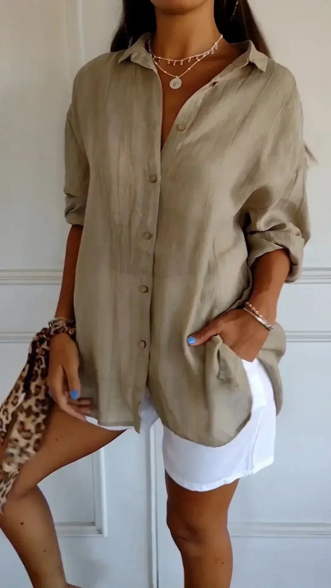 Women's Classic Blouse - Timeless Elegance for Every Day