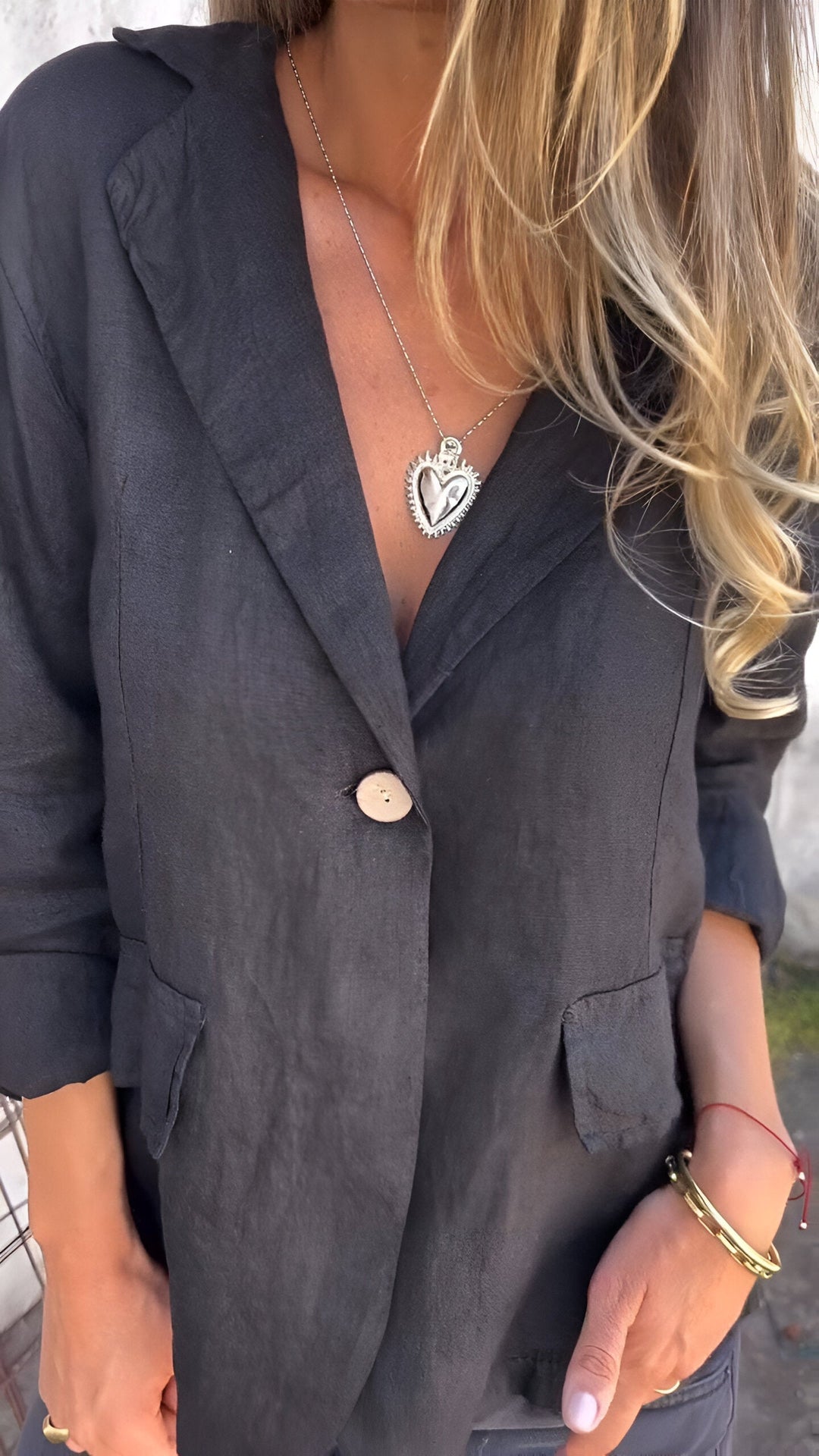 Women's Lightweight Retro-Inspired Blazer - Polished & Comfortable