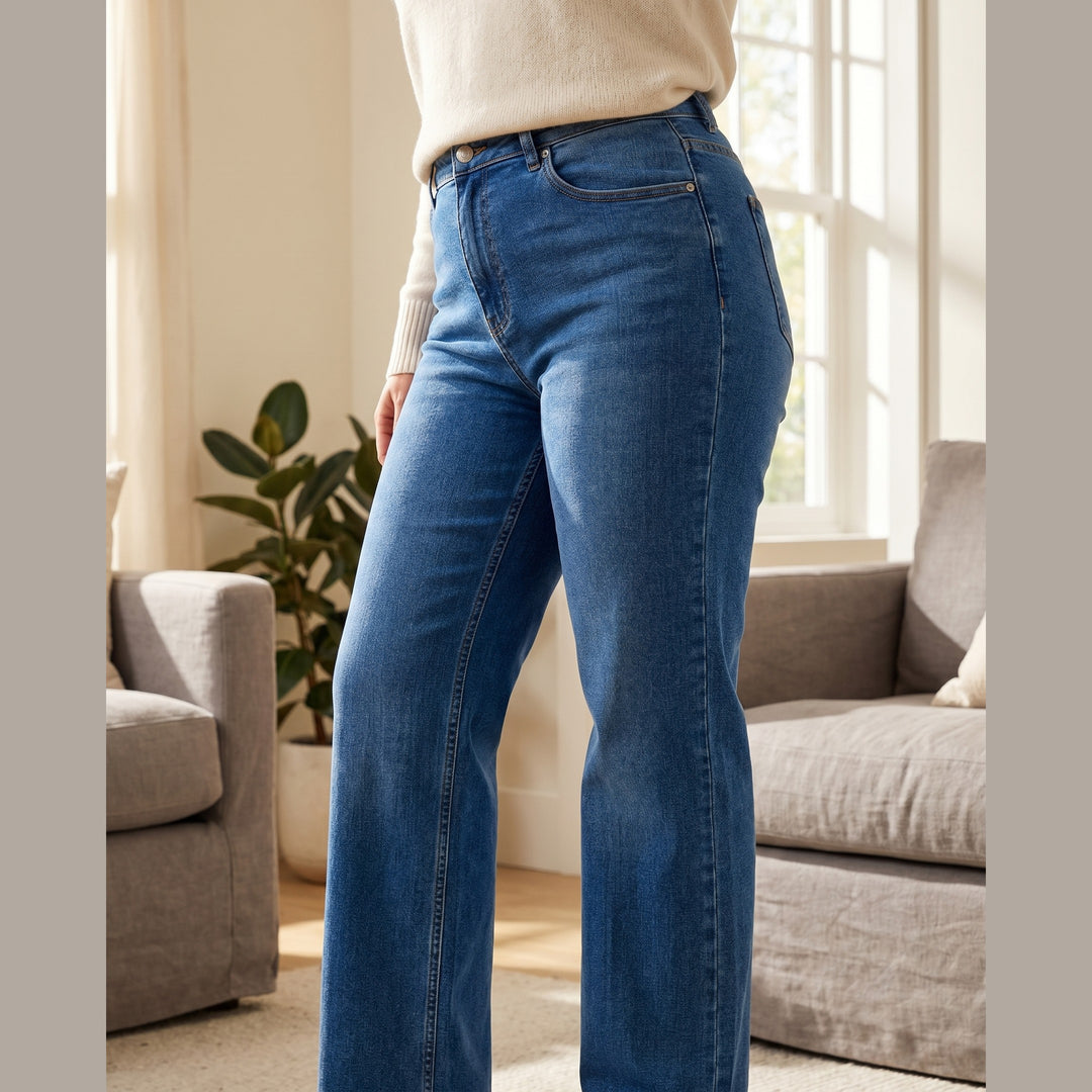 Sapphire blue wide-leg shaping jeans, front