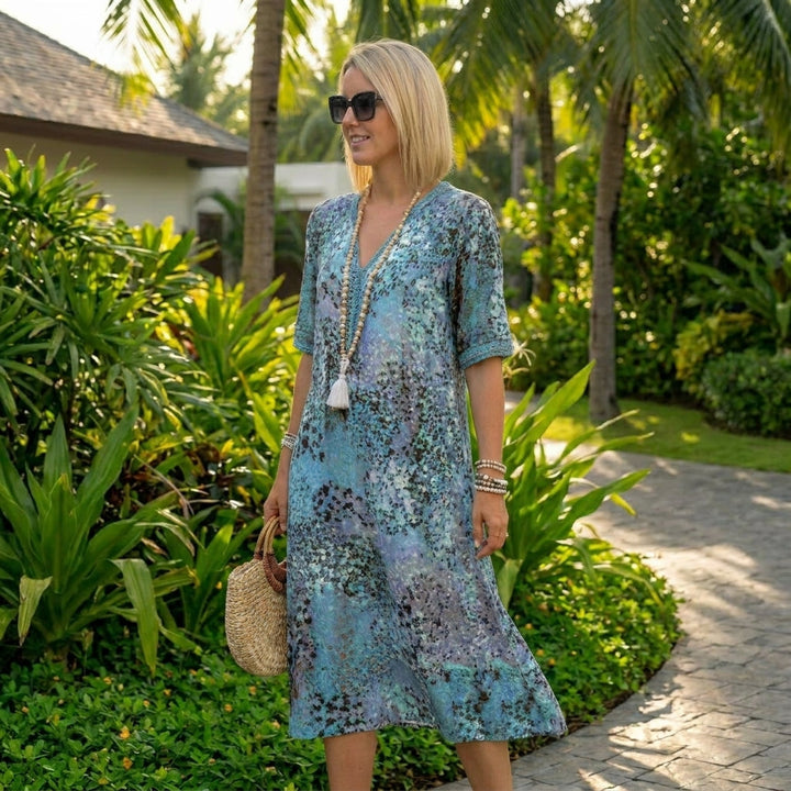 Women's Sculpted Waist Dress - Flowing Silhouette for a Flattering