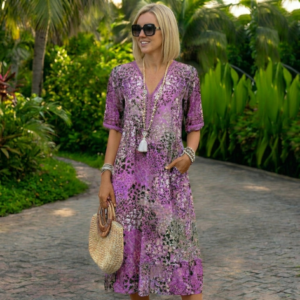 Women's Sculpted Waist Dress - Flowing Silhouette for a Flattering
