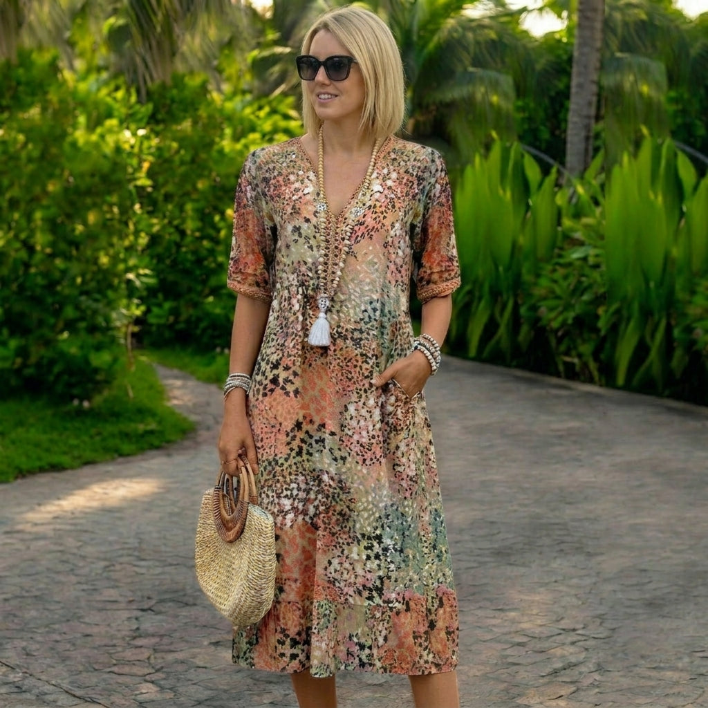 Women's Sculpted Waist Dress - Flowing Silhouette for a Flattering