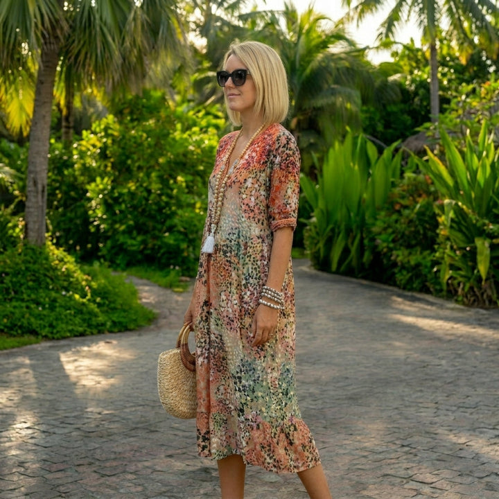 Women's Sculpted Waist Dress - Flowing Silhouette for a Flattering