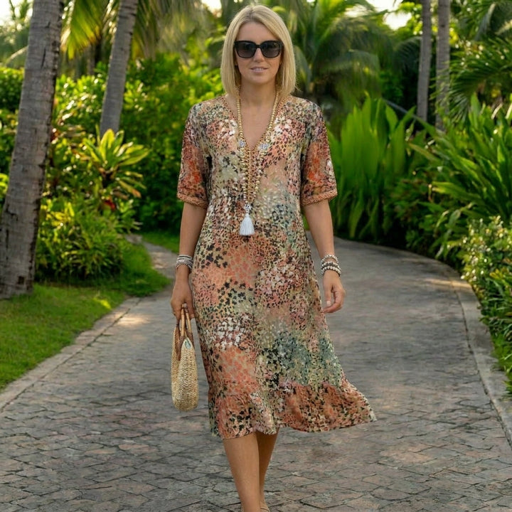 Women's Sculpted Waist Dress - Flowing Silhouette for a Flattering