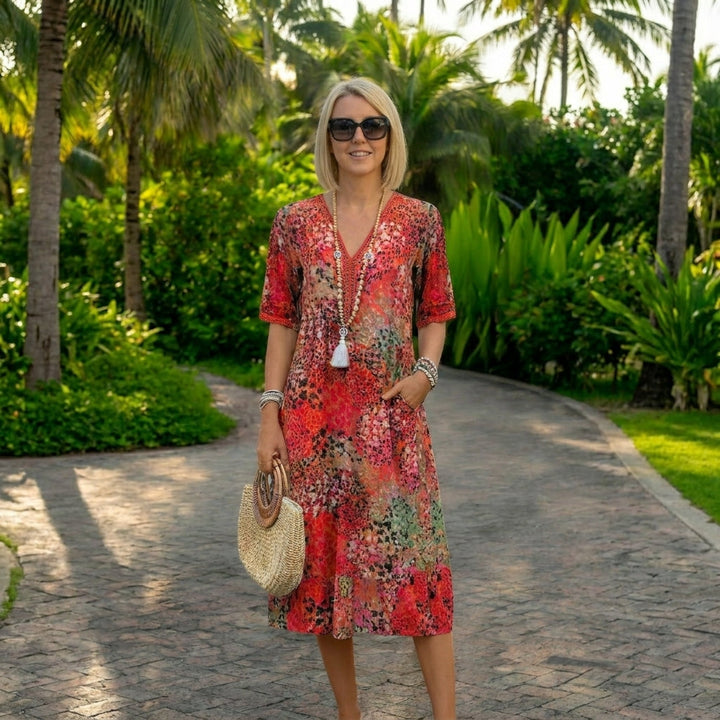 Women's Sculpted Waist Dress - Flowing Silhouette for a Flattering