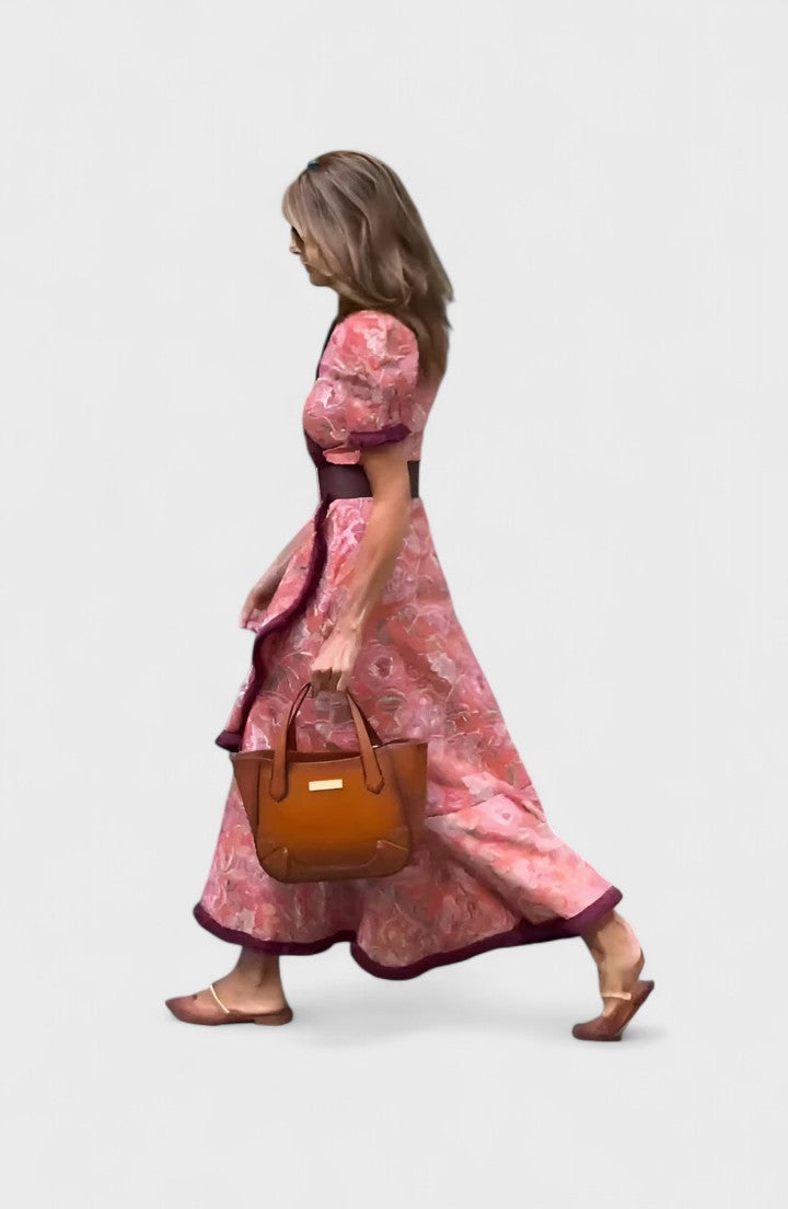 Women's Elegant Maxi Dress - Flowing Silhouette for Timeless Beauty