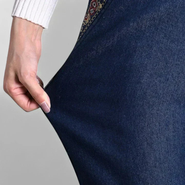 Women's Straight Leg Elastic Waist Jeans - Sophisticated Comfort