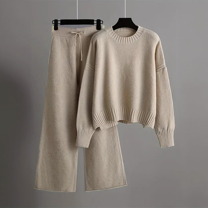 Women's Soft Knit Loungewear Set – Relaxed Jumper & Wide-Leg Trousers – Beige